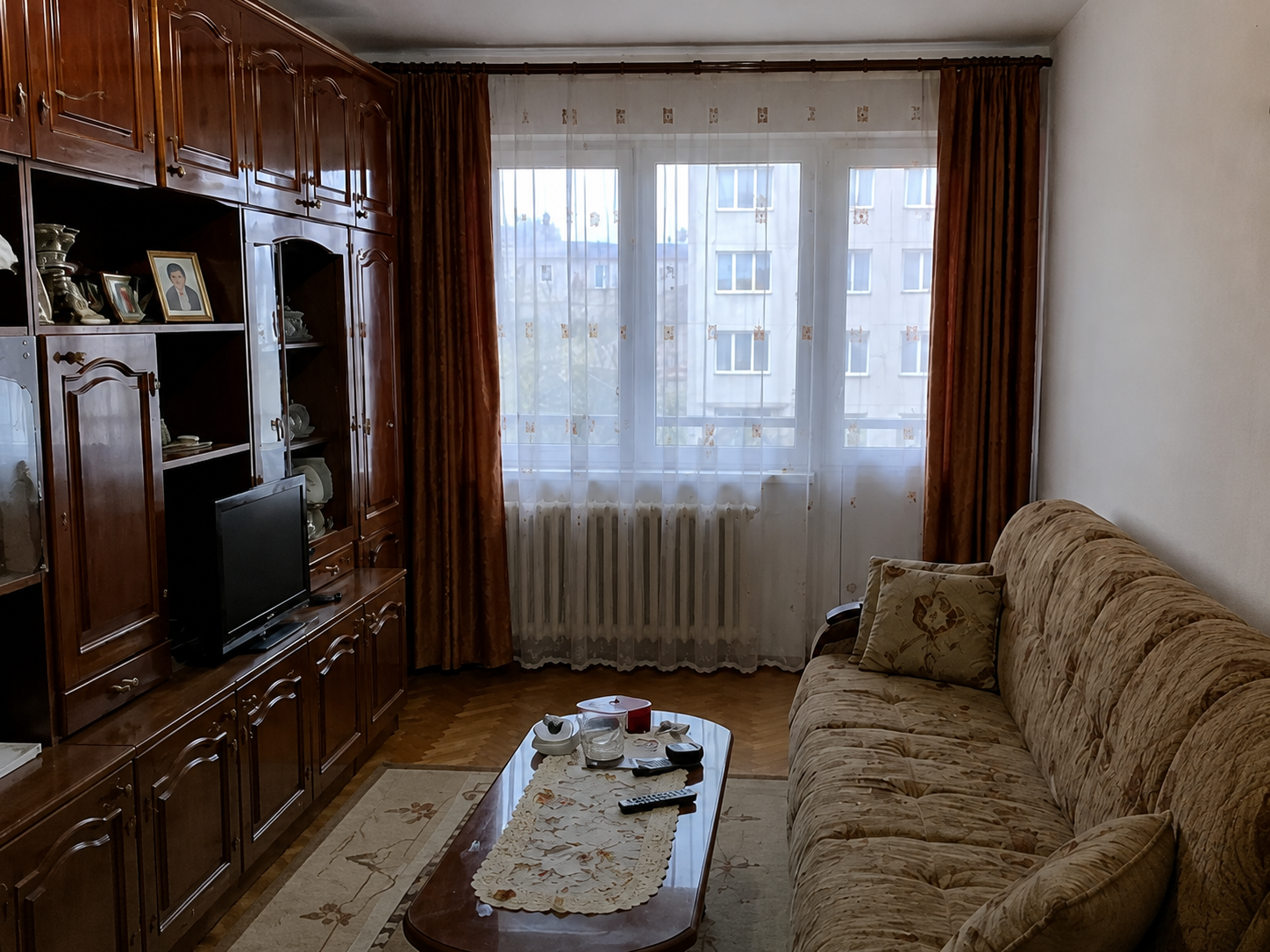 Living modern cald — Înainte
